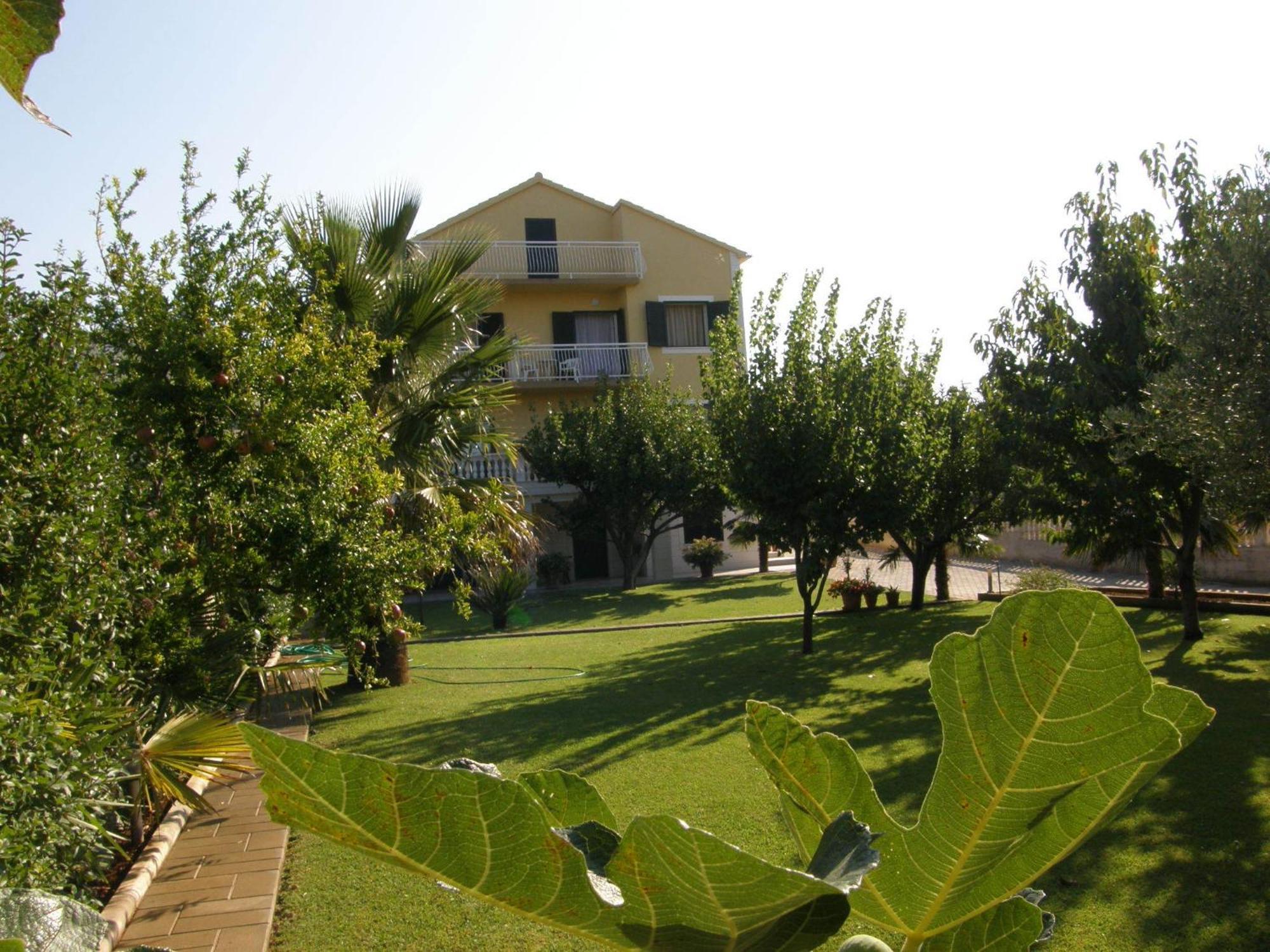Villa Slavica Vodice Esterno foto