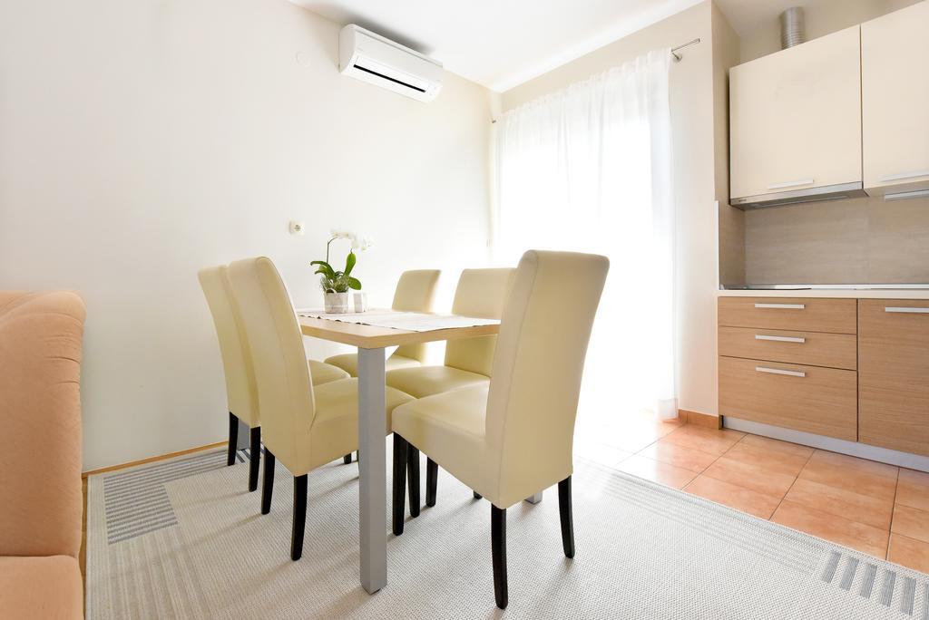 Villa Slavica Vodice Esterno foto