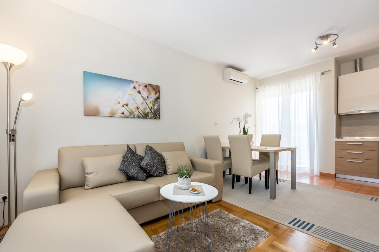 Villa Slavica Vodice Esterno foto